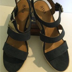 Womens casual “heels”